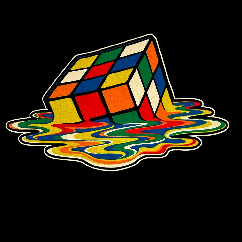 RUBIKS CUBE TEE